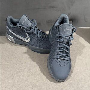 Nike Men's Gray Sneakers with Silver Details